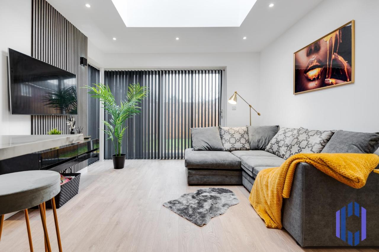 Сasa de vacaciones Stylish 4bd - Coop Live - Etihad - Parking - Ev