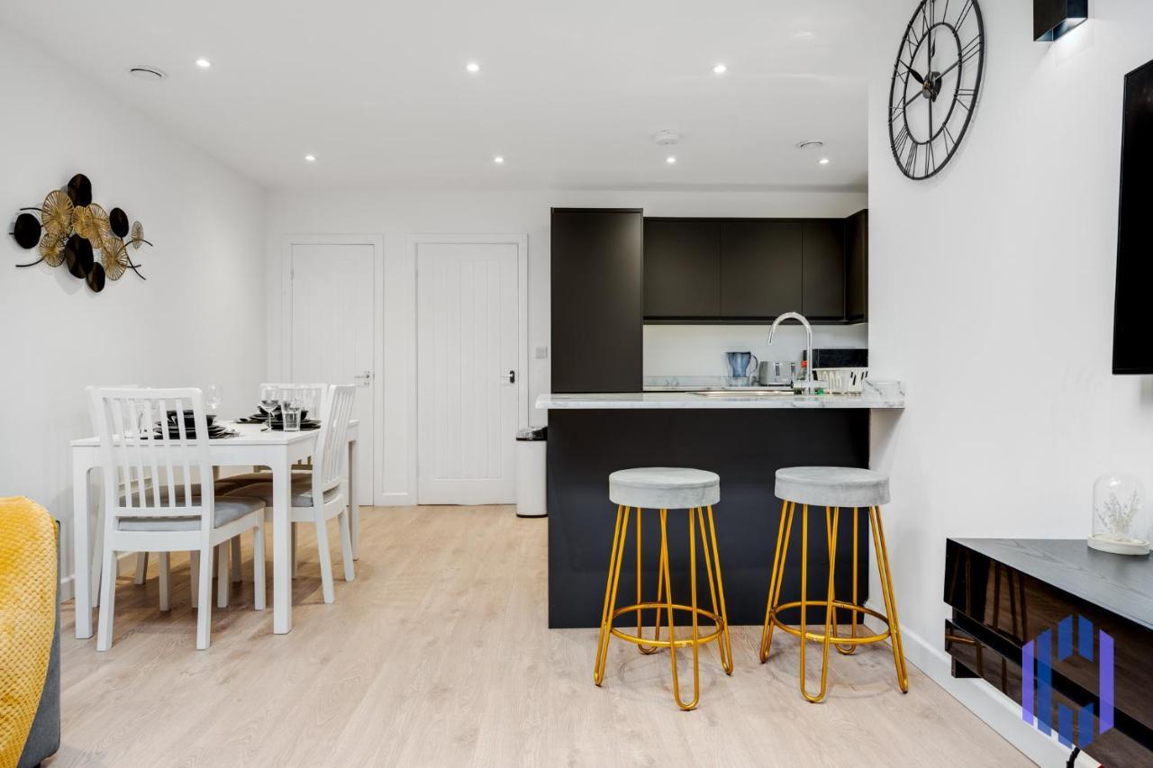 Holiday home Stylish 4bd - Coop Live - Etihad - Parking - Ev