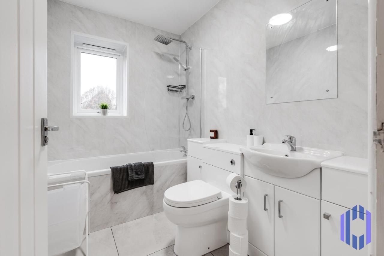 Holiday home Stylish 4bd - Coop Live - Etihad - Parking - Ev *